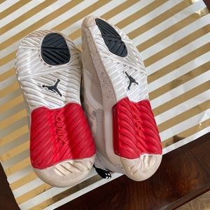 White Jordan Max 200 size 6Y